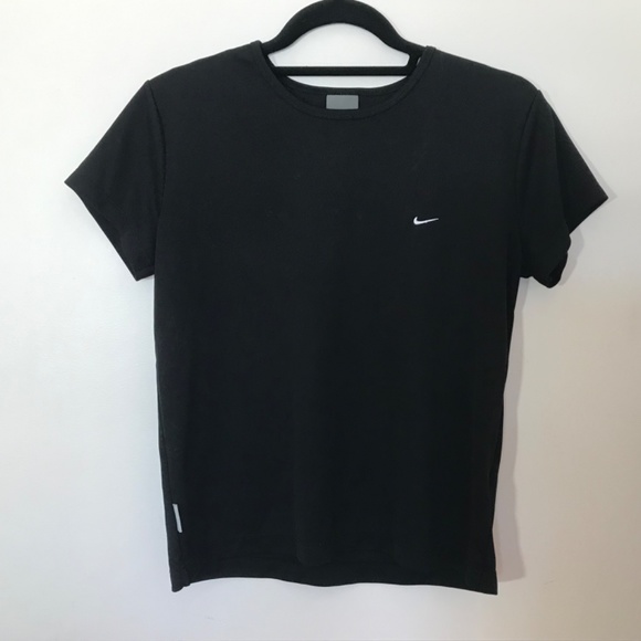 Vintage, Nike Dry Fit, Women’s Relaxed Fit, Short Sleeve Black T-Shirt - Picture 5 of 10